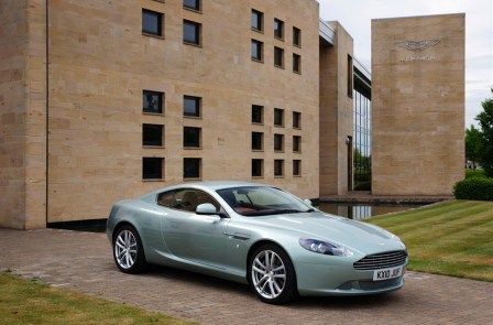 DB9 5